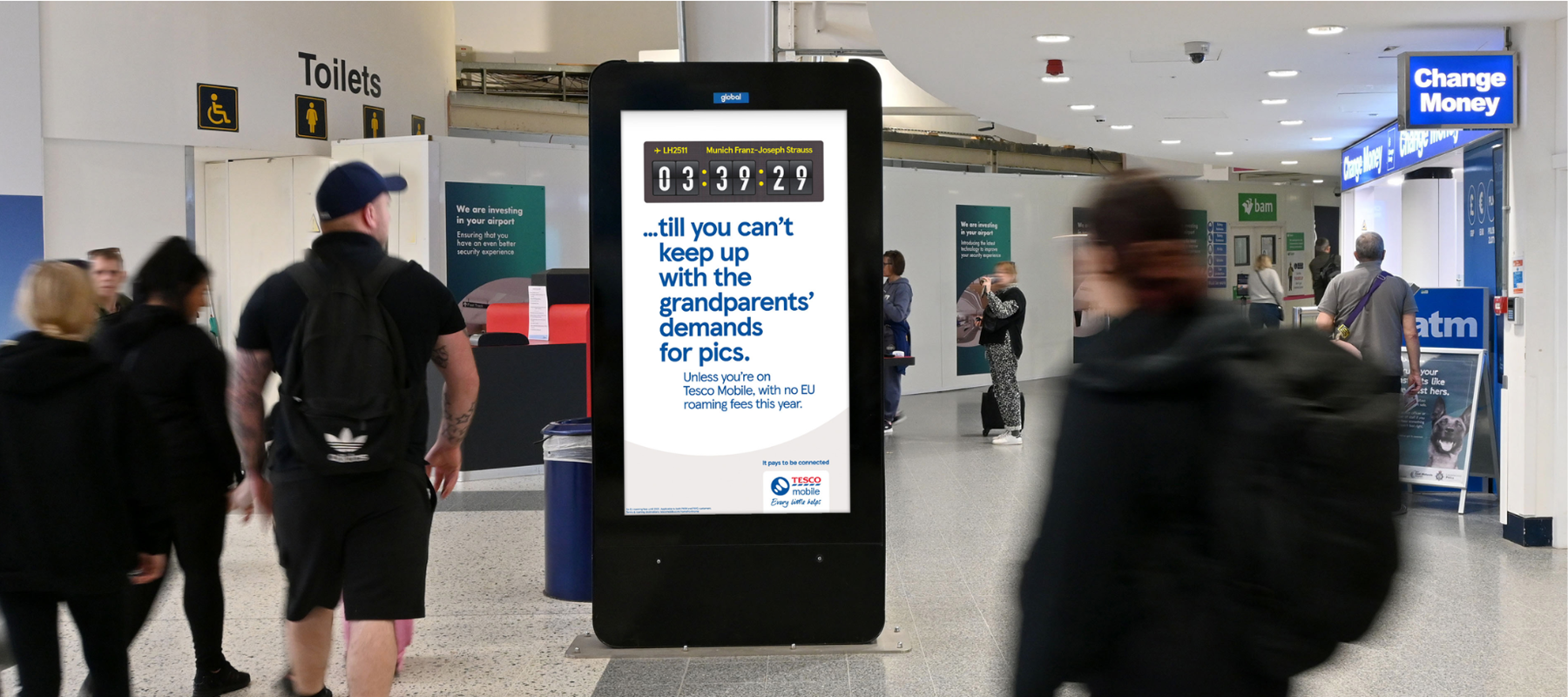 Tesco Mobile’s DOOH campaign seeks to promote no EU roaming fees